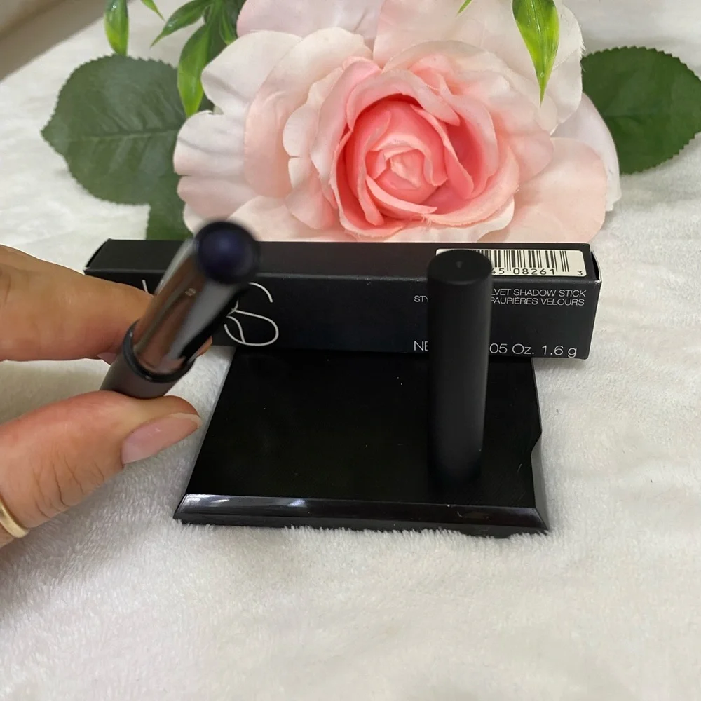 Nars Velvet Shadow Stick Glenan 8261 New